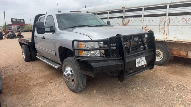 Image of Chevrolet 3500 equipment image 2