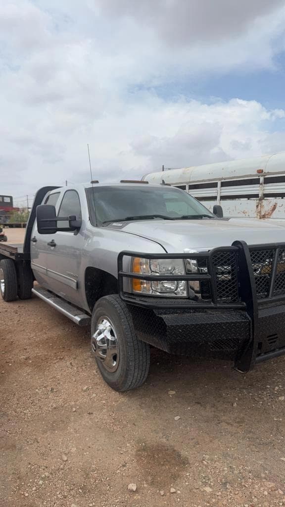 Image of Chevrolet 3500 equipment image 1