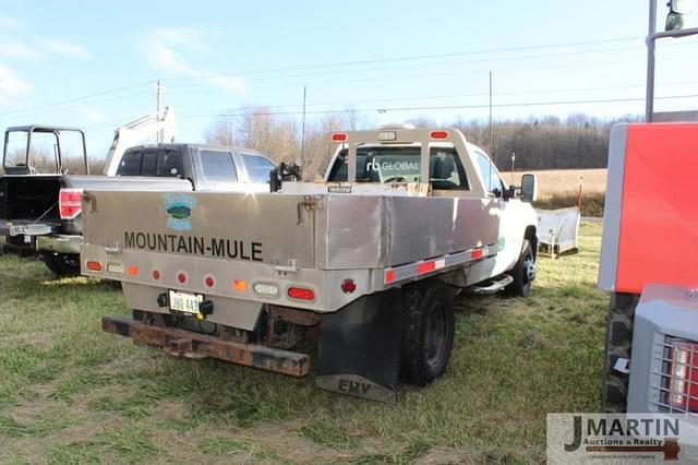 Image of Chevrolet 3500HD equipment image 2