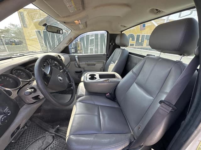 Image of Chevrolet 3500HD equipment image 4