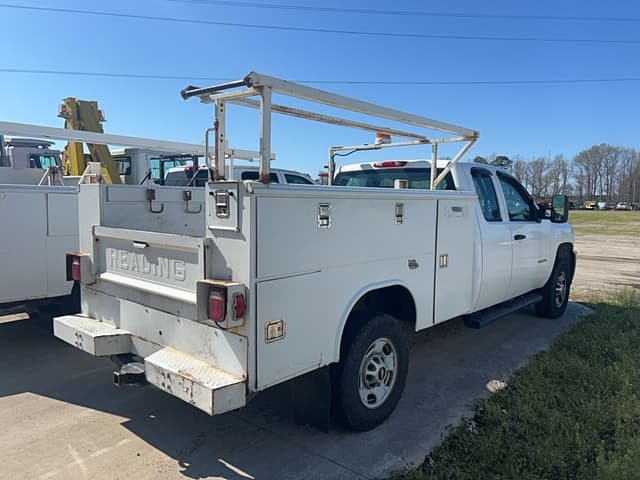 Image of Chevrolet 2500HD equipment image 2