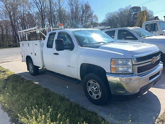 Image of Chevrolet 2500HD equipment image 3
