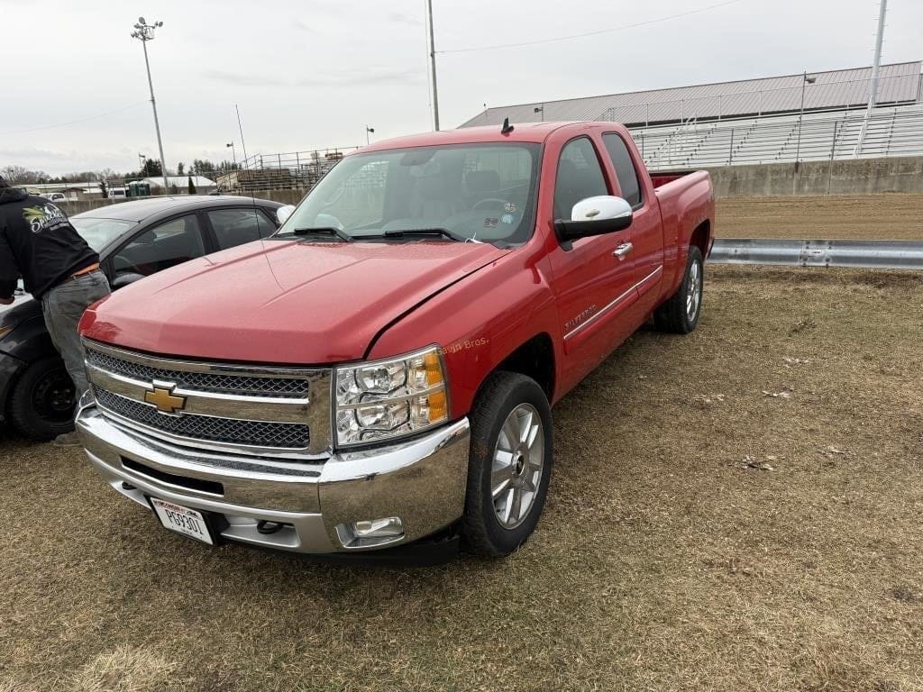 2013 Chevrolet 1500 Equipment Image0