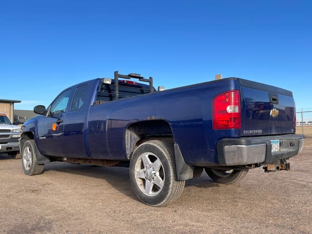 Image of Chevrolet 2500 equipment image 1