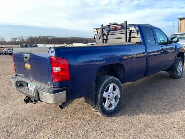 Image of Chevrolet 2500 equipment image 2