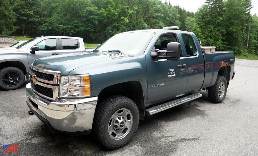 2013 Chevrolet 2500HD Equipment Image0