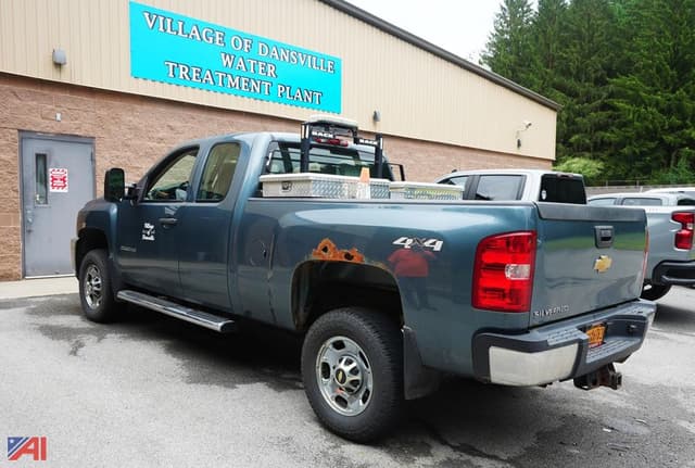 Image of Chevrolet 2500HD equipment image 2