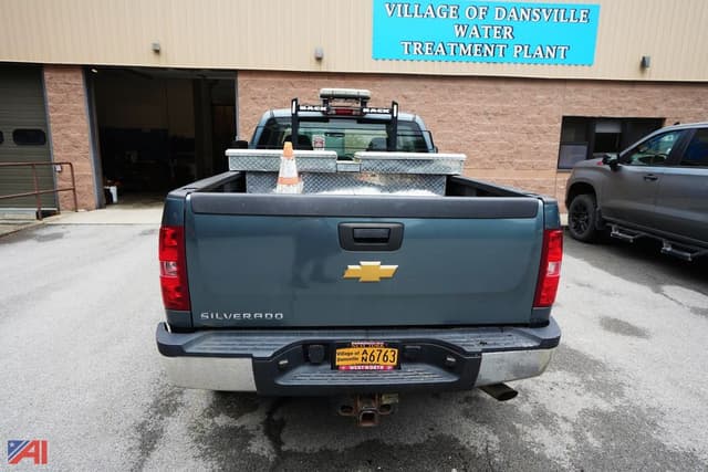 Image of Chevrolet 2500HD equipment image 3