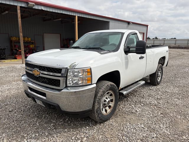 Image of Chevrolet Silverado equipment image 4