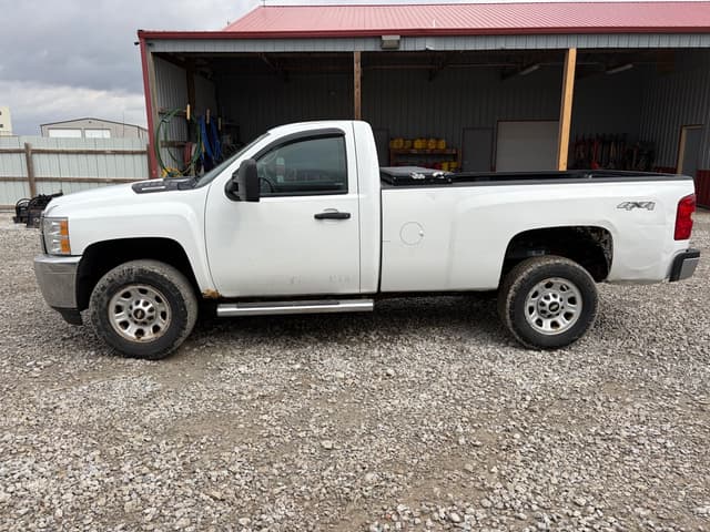 Image of Chevrolet Silverado equipment image 3