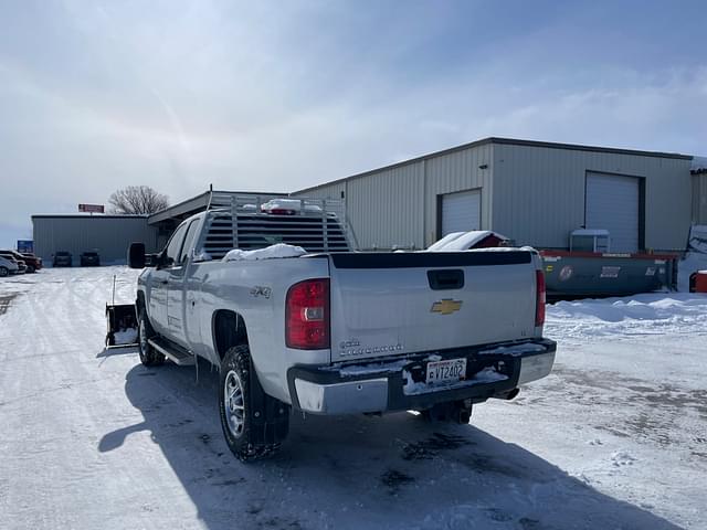 Image of Chevrolet Silverado equipment image 3