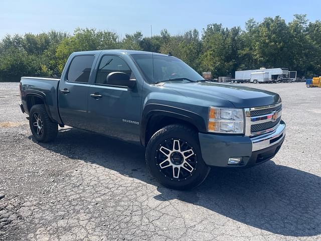 Image of Chevrolet Silverado equipment image 1