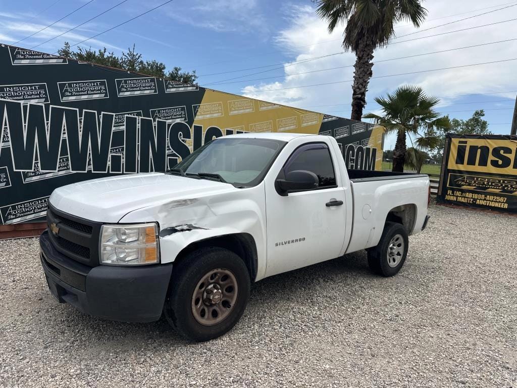 2013 Chevrolet Silverado Equipment Image0