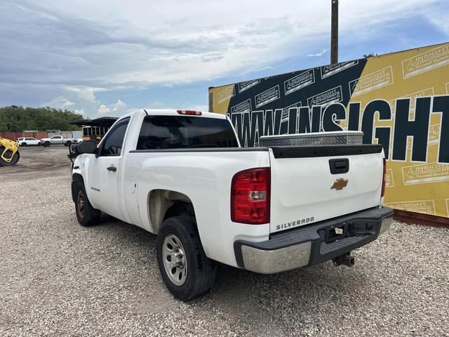 Image of Chevrolet Silverado equipment image 1