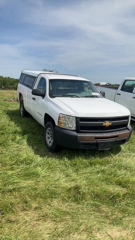 Image of Chevrolet Silverado Primary image