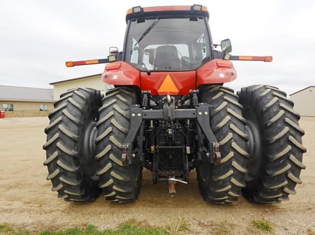 Image of Case IH Magnum 260 equipment image 4