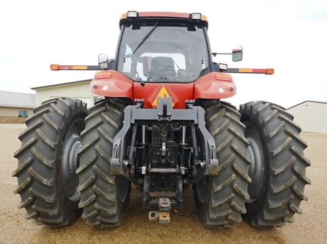 Image of Case IH Magnum 340 equipment image 4