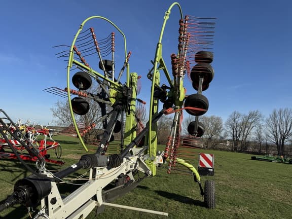 Image of CLAAS Liner 2700 equipment image 1
