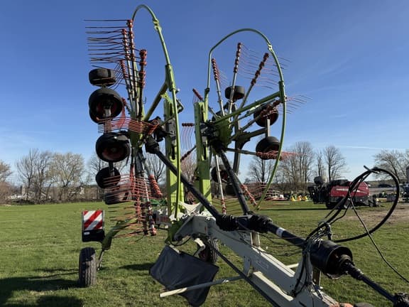 Image of CLAAS Liner 2700 equipment image 3
