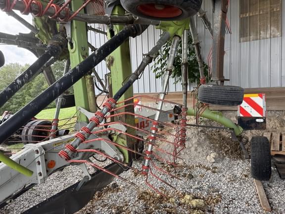 Image of CLAAS Liner 2700 equipment image 3