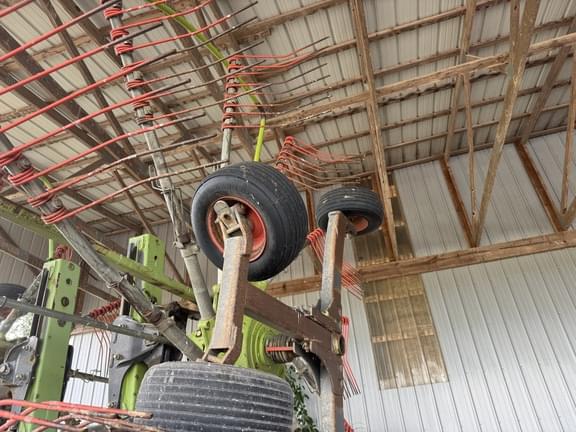 Image of CLAAS Liner 2700 equipment image 4