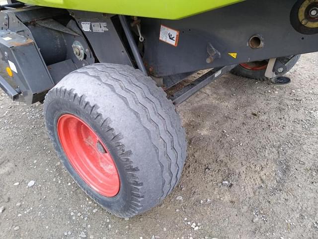 Image of CLAAS Rollant 350 equipment image 2