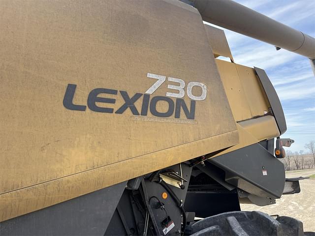 Image of CLAAS Lexion 730 equipment image 4