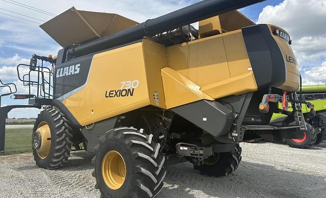 Image of CLAAS Lexion 730 equipment image 2