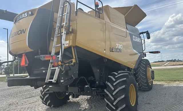 Image of CLAAS Lexion 730 equipment image 4