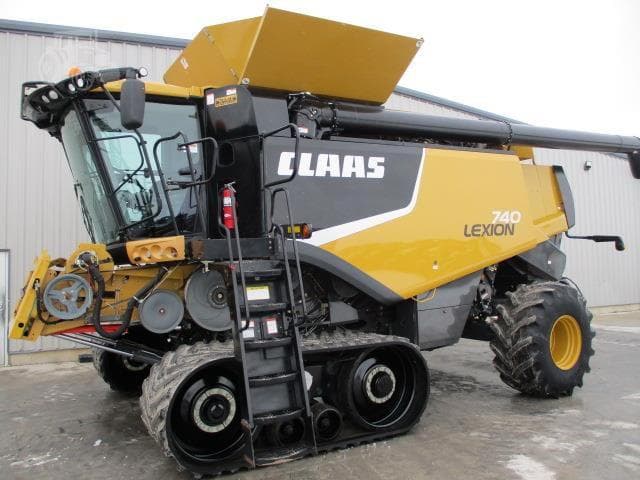 Image of CLAAS LEXION 740TT Primary image