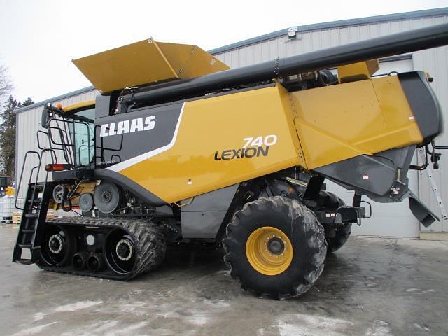 Image of CLAAS LEXION 740TT equipment image 4