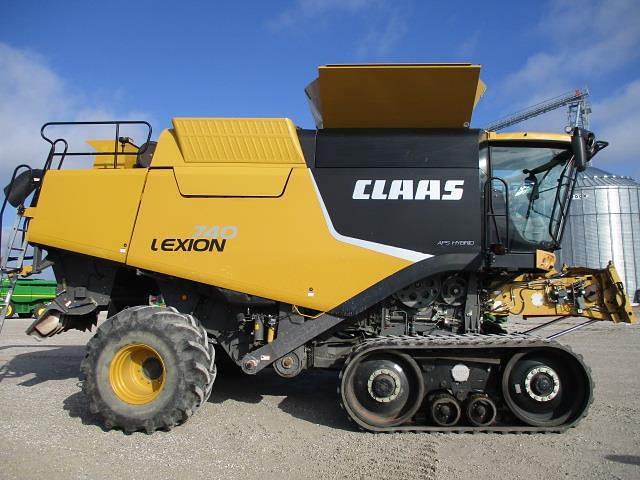 Image of CLAAS LEXION 740TT equipment image 3