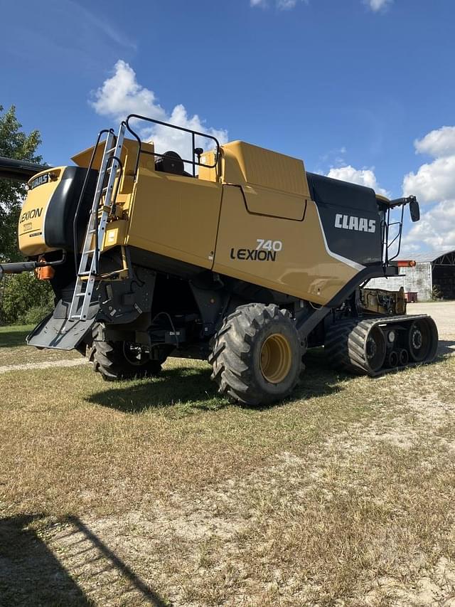 Image of CLAAS LEXION 740TT equipment image 4