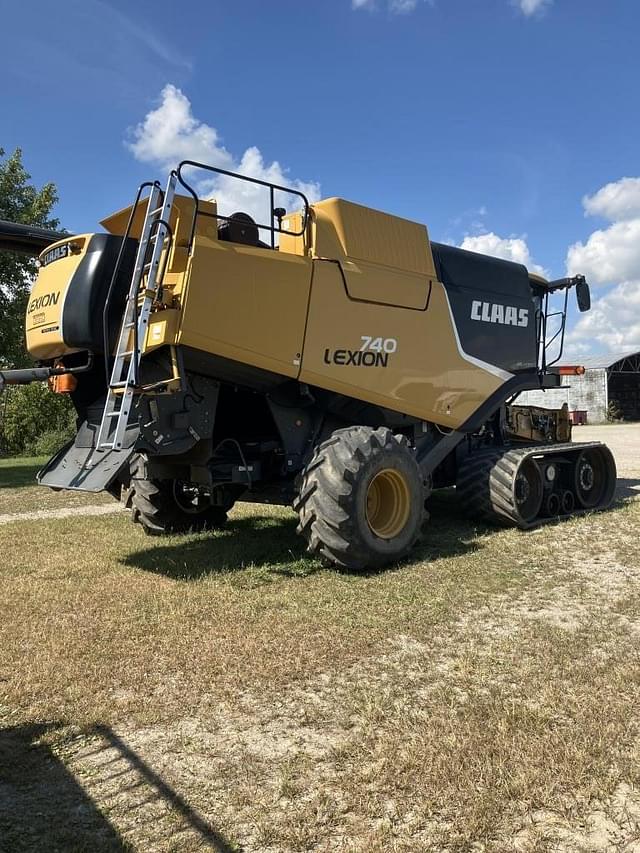 Image of CLAAS LEXION 740TT equipment image 4