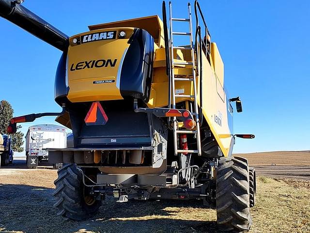 Image of CLAAS LEXION 740TT equipment image 3