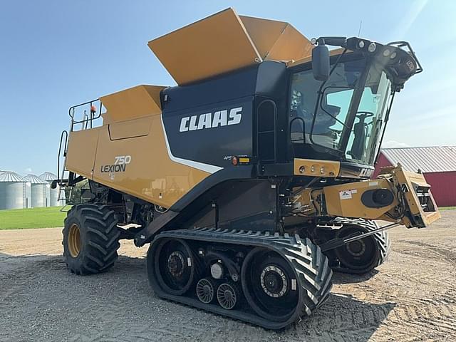 Image of CLAAS LEXION 750TT equipment image 2