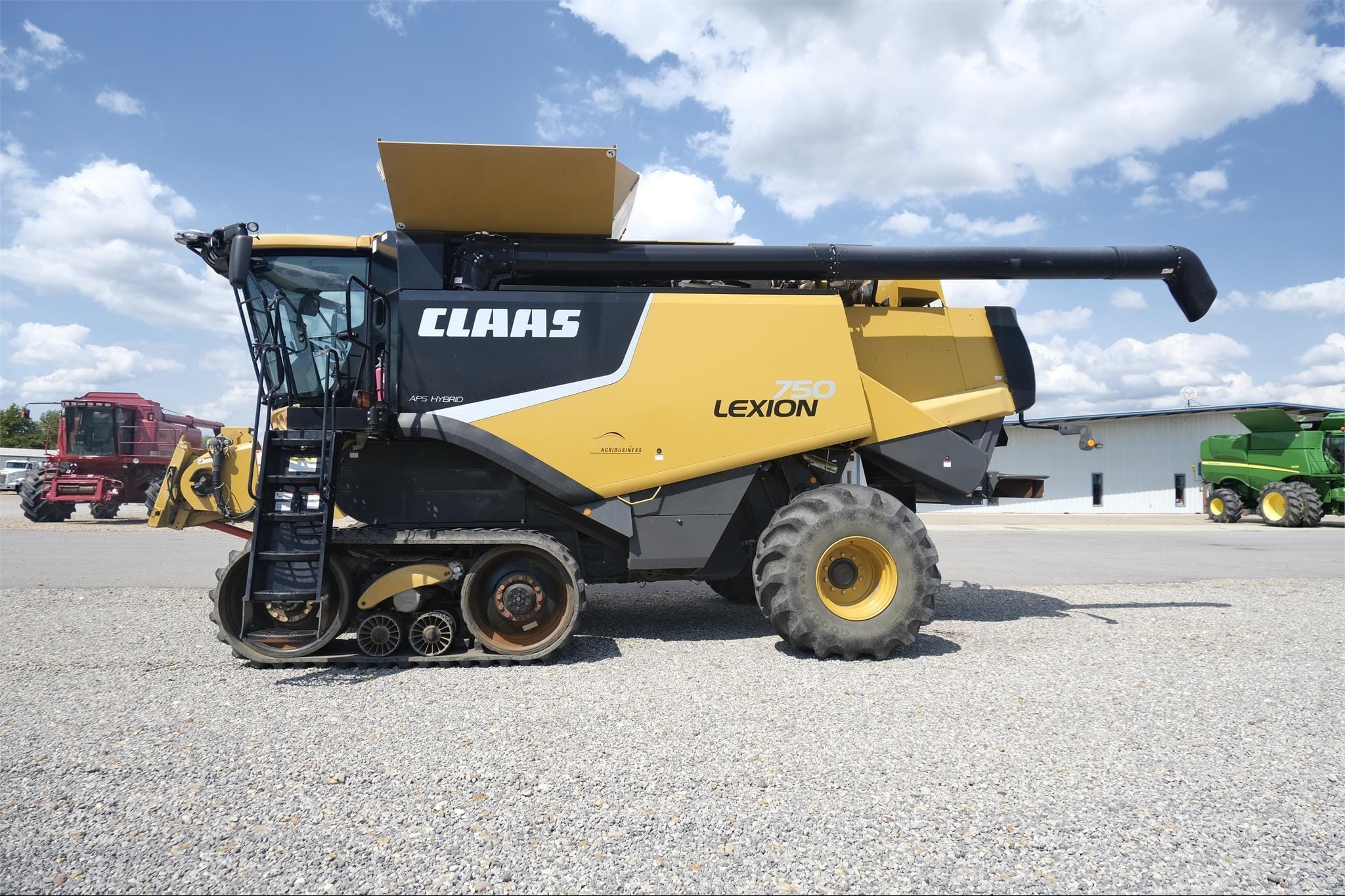 2013 CLAAS LEXION 750TT Equipment Image0