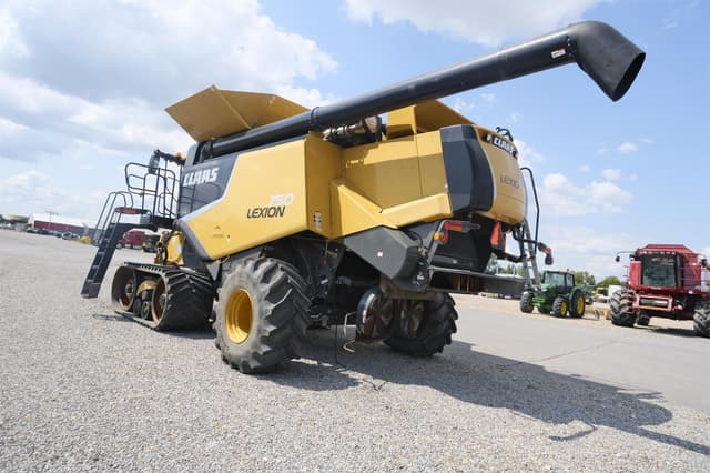 Image of CLAAS LEXION 750TT equipment image 2