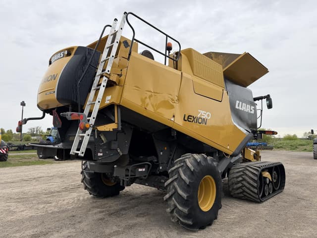 Image of CLAAS LEXION 750TT equipment image 4