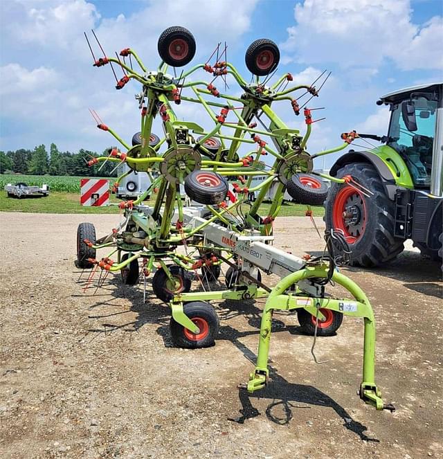 Image of CLAAS Volto 1320T equipment image 3