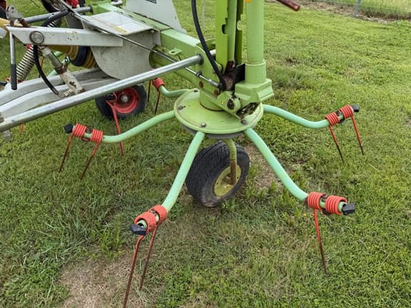 Image of CLAAS Volto 52T equipment image 4