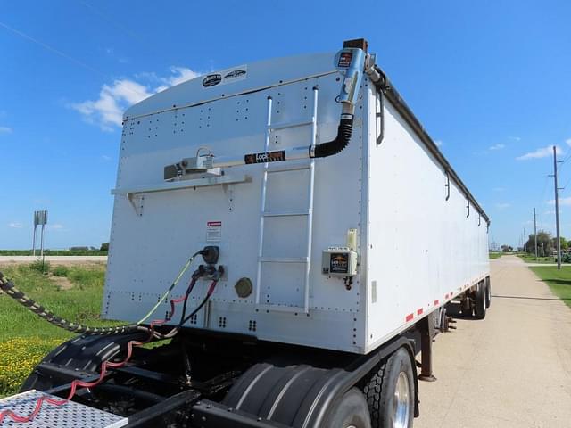 Image of Cornhusker 800 equipment image 1