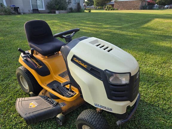 Image of Cub Cadet LTX1042KW Image 1