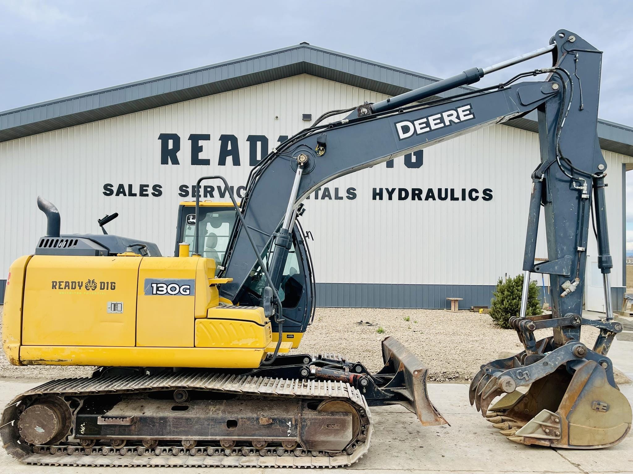 2013 John Deere 130G Equipment Image0