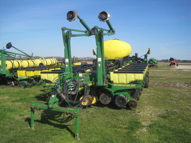 Image of John Deere 1770 equipment image 2
