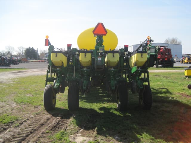 Image of John Deere 1770 equipment image 4