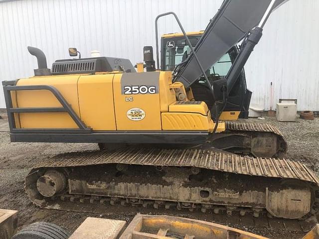 Image of John Deere 250G LC equipment image 4