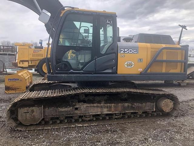 Image of John Deere 250G LC equipment image 1