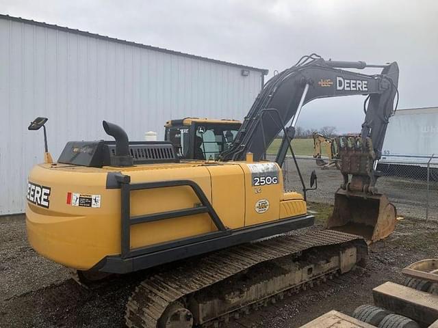Image of John Deere 250G LC equipment image 2