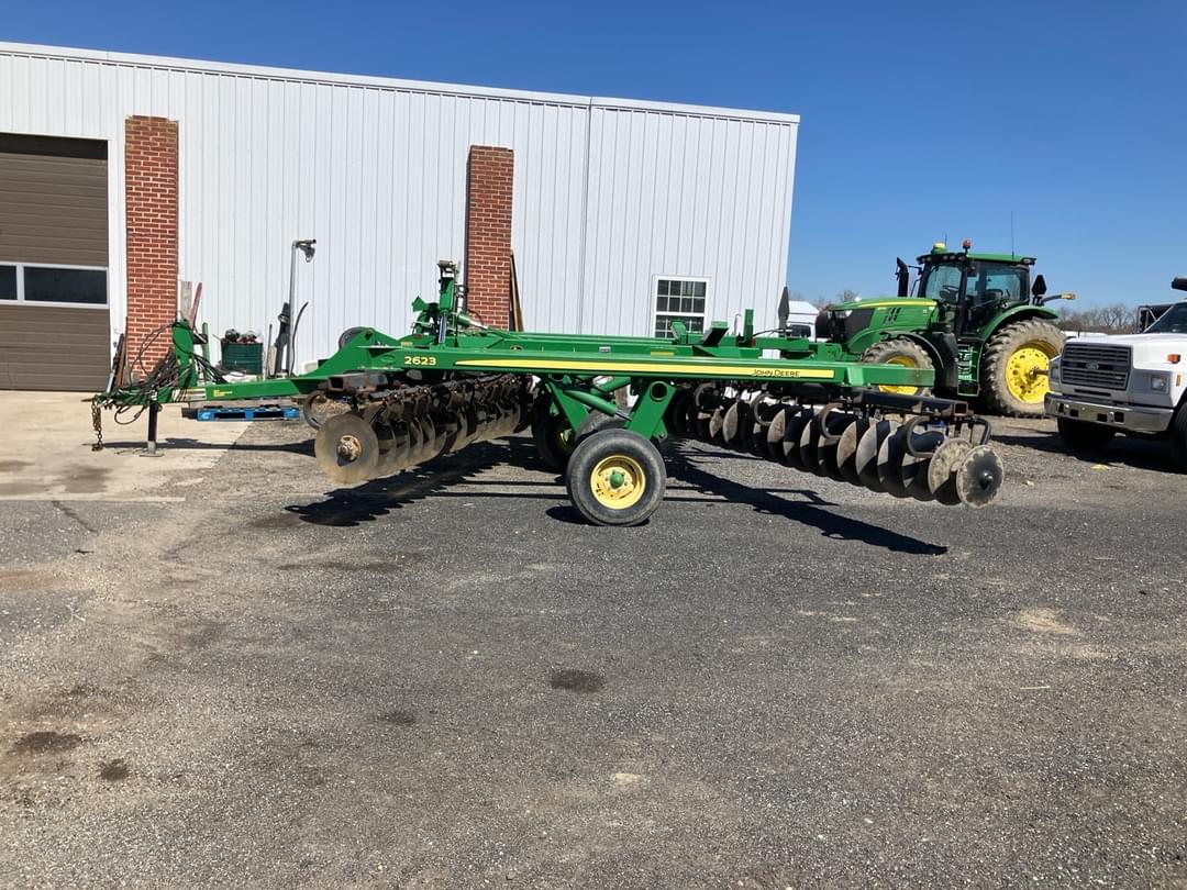 Image of John Deere 2623 Primary image